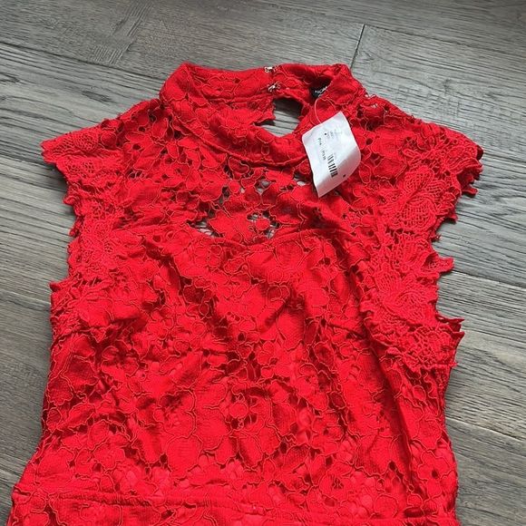 ✨🆕Hommage🆕✨ | Open back red lace dress - Picture 7 of 12